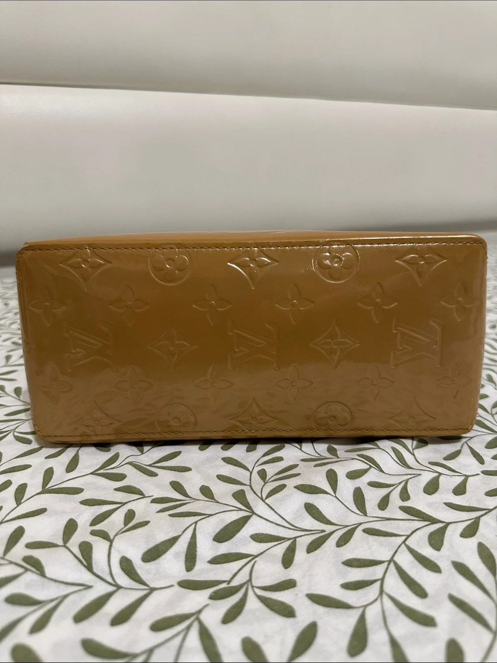 Louis Vuitton PM Reade in Dark Beige